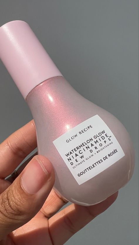 Niacinamide Glow Recipe, Glow Recipe Drops, Glow Recipe Niacinamide Dew Drops, Glow Recipe Dew Drops Aesthetic, Glow Recipe Aesthetic, Glow Recipe Dew Drops, Glow Recipe Niacinamide, The Glow Recipe, Watermelon Glow Niacinamide Dew Drops