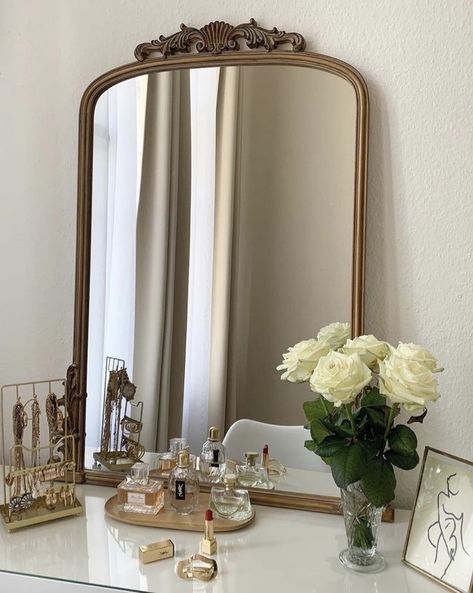 Parisian Bedroom, Perfume Organizer, Organizer Ideas, Perfume Organization, Dekorasi Kamar Tidur, Arch Mirror, Vanity Decor, Style Deco, Room Makeover Inspiration