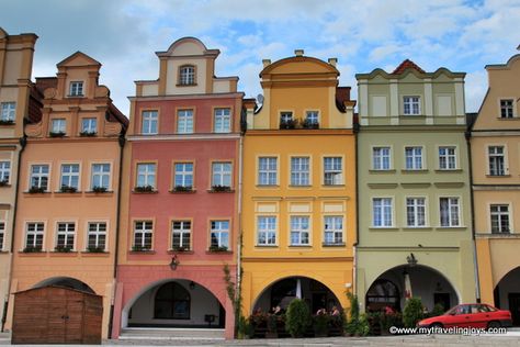 Old Town Architecture, Polish Architecture, Architecture Gothic, Town Architecture, Thermal Baths, Visit Poland, Town Building, Castle Tower, Architecture Building Design