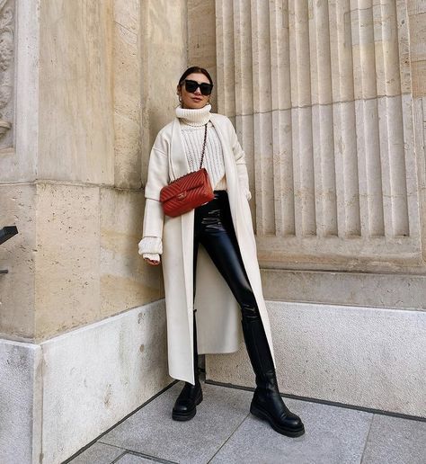 Milena Karl, White Wool Coat, Daily Fashion Inspiration, Winter Fits, Winter Looks, Wool Coat, Daily Fashion, Autumn Winter Fashion, Business Casual