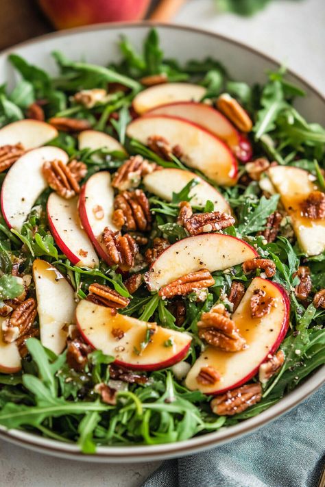 Apple Arugula Salad Apple Brie Salad, Arugula Salad With Goat Cheese, Apple Arugula Salad, Apple Goat Cheese Salad, Arugula Apple Salad, Arugula Salads, Healthy Food For Diet, Arugula Goat Cheese Salad, Apple Salad Dressing