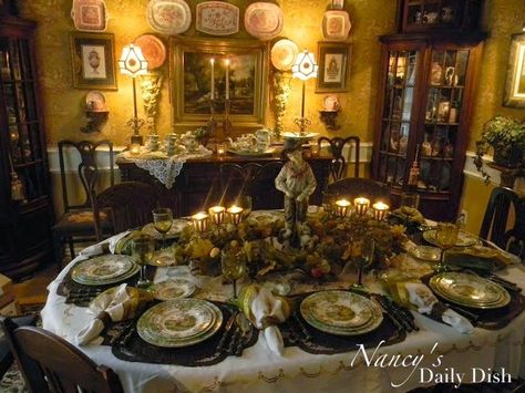 Nancy's Daily Dish #spode #tablescape #interiordesign #frenchcountry #englishcountry #tablesetting #diningroom #toile Cottage Home Decor, English Cottage Decor, Dining Room Cozy, Brown Transferware, Blue Transferware, Cottage Home, Plate Decor, Victorian Decor, French Country Cottage