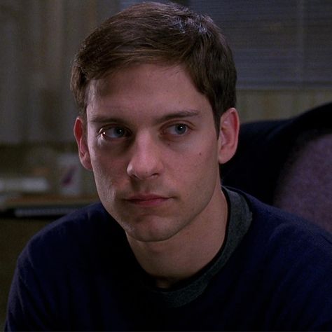 Spiderman Cast, Toby Maguire, Statue Ideas, Spider Man 2002, Spiderman 2002, Spider Man Trilogy, Peter Parker Spiderman, Sam Raimi, Tobey Maguire