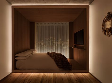 Photographs of New York's latest hotel Public, designed by Swiss firm Herzog & de Meuron, have emerged following its opening last week. New York Bedroom, Public Hotel, Nyc Hotels, New York Hotels, Hotel Room Design, Small Hotel, Studio 54, Design Hotel, Design Del Prodotto