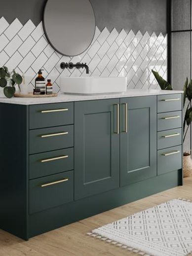 Howdens Bathrooms, Bathroom Shaker, Howdens Hockley Super Matt, Howdens Chelford, Modern Washroom Design, Bedroom Ensuite, Cloakroom Vanity Unit, Mdf Doors, Washroom Design