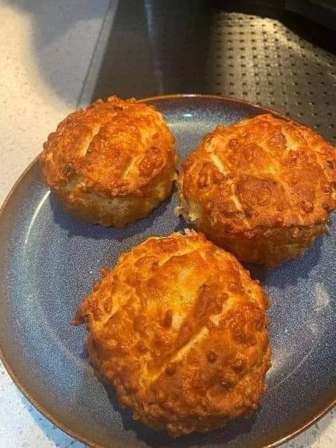 Love Irish Cooking | Making Irish cheese scones Cheese Scones Recipe, Air Fryer Cheese, Sausage Breakfast Muffins, Healthy Scones, Cheese Scone Recipes, British Scones, Scones Recipe Easy, Cheese Scones, Savory Scones