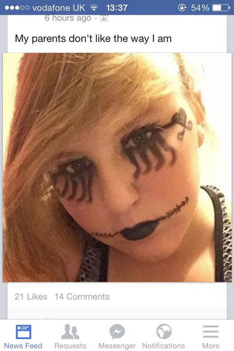 21 Things To Make You Cringe - Wow Gallery Emo Cringe Funny, Bad Eyeliner, Bad Makeup Fails, Emo Eyeliner, Emo Cringe, Facebook Fail, Makeup Fails, Bad Makeup, Emo Makeup