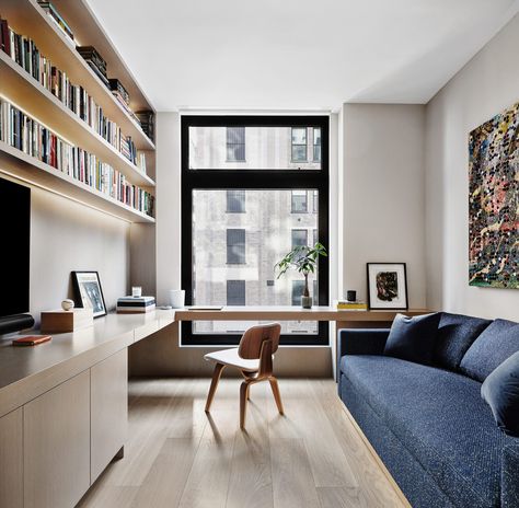 These 8 Home Offices With Sofa Beds Merge Work and Play | Livingetc Lounge Storage Ideas, Home Office With Bed, Home Office With Sofa Bed, Office With Sofa Bed, Office With Sofa, Home Office With Sofa, Lounge Storage, Deck Furniture Layout, 2023 Apartment