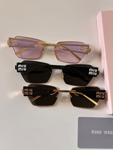 Miumiu Sunnies, Miumiu Sunglasses, Pretty Glasses, Pretty Sunglasses, Vogue Sunglasses, Miu Miu Sunglasses, Black Men Fashion Swag, Trendy Glasses, Cute Sunglasses