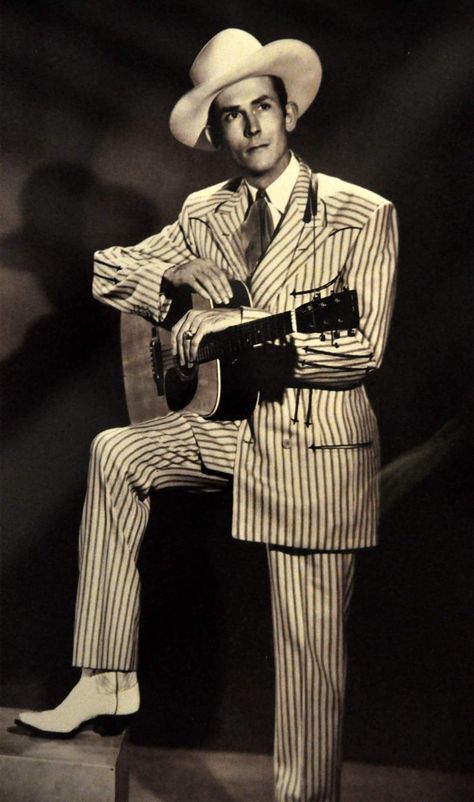 Hank Sr in 1952. Hank Williams Sr, Nostalgic Things, Hank Williams Jr, Outlaw Country, Country Pop, Hank Williams, Country Music Artists, Country Music Stars, Country Music Singers