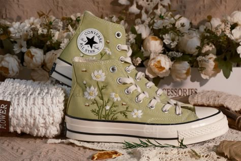 Custom Converse Embroidered Shoes,1970s Converse Chuck Taylor,converse Custom Small Flower/small Flower Embroidery - Etsy Small Flower Embroidery, Converse Embroidery, Converse 1970s, Cute Converse Shoes, Embroidered Converse, Chuck Taylor Converse, Cute Converse, Converse Custom, Preppy Shoes