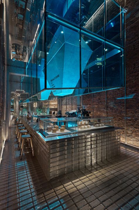 Architecture Restaurant, Old Brick Wall, Sandwich Bar, Open Ceiling, Cafe Concept, Design Café, Glass Brick, Counter Design, Indie Room