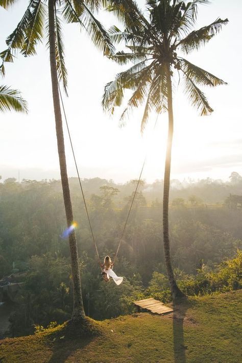 Check out these 10 Instagrammable swing spots in Bali! Bali Travel Photography, Hotels In Bali, Ubud Hotels, Wallpaper Travel, Bali Itinerary, Voyage Bali, Bali Resort, Instagram Places, Bali Vacation