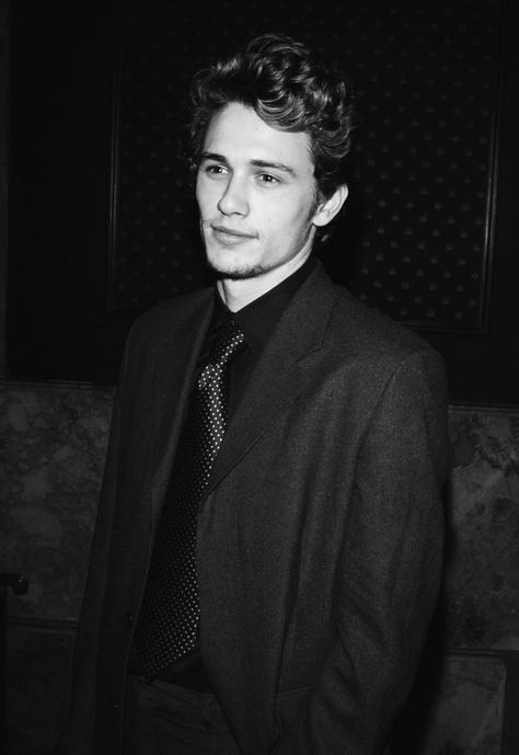 Famous Guys Celebrities, James Franco Aesthetic, Harry Osborn, 90s Actors, 90s Men, James Franco, Celebrities Male, Celebrity Crush, A Man