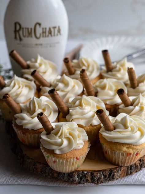 Rumchata Cupcakes With Cake Mix Recipe, Rum Chata Cupcakes Recipe, Rum Cake Cupcakes, Rum Cupcakes Easy, Rum Chata Cupcakes, Rumchata Cake, Simple Cupcake Recipe, Rumchata Cupcakes, White Cake Cupcakes