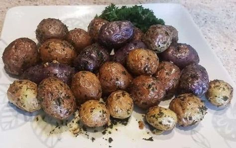 White Sweet Potato Recipe, Purple Potato Recipes, Air Fryer Cinnamon Rolls, Roasted Mini Potatoes, Potatoes Air Fryer, Make Cinnamon Rolls, Air Fryer Cooking Times, Mini Potatoes, Air Fryer Oven Recipes