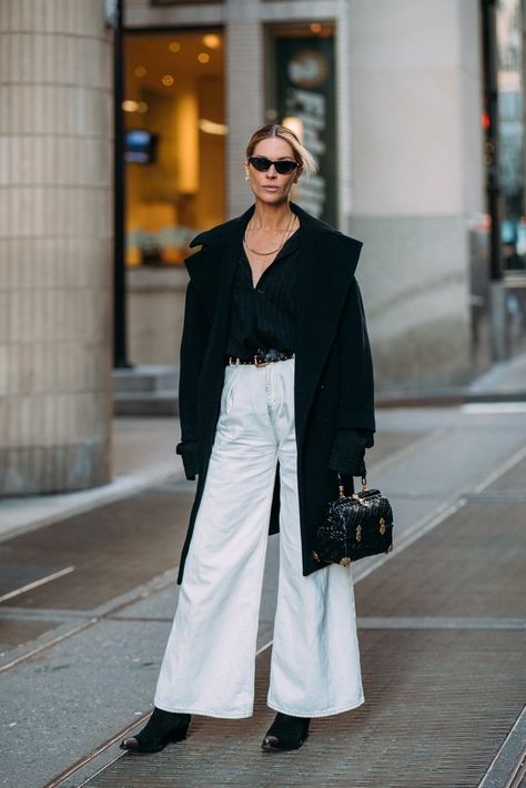 Street Style at New York Fashion Week Fall 2018 | POPSUGAR Fashion Erin Wasson Style, Photography Street Style, Model Outfit Ideas, Erin Wasson, New York Street Style, Street Style Blog, Photography Street, New Street Style, Model Outfit