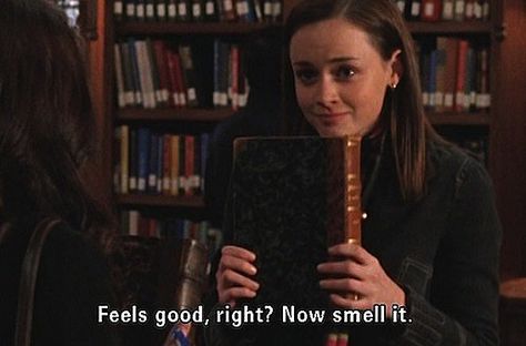 You know that ebooks will never replace real books. Rory Gilmore Books, Oy With The Poodles Already, Oy With The Poodles, Alexis Bledel, Gilmore Girl, Reading Challenge, Paper Book, Rory Gilmore, Book Worm