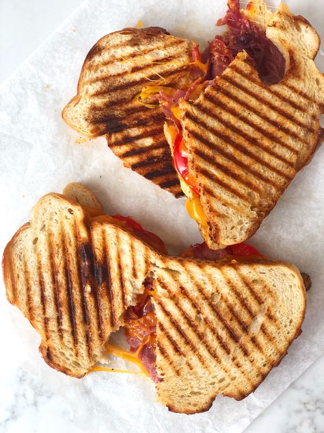 #panini #sandwich #cheesy #recipes #comfortfood #food Desert Panini Recipes, Grilled Cheese Panini Recipes, Panini Food Photography, Sweet Panini Recipes, Panini Press Recipes Vegetarian, Panini Press Recipes, Panini Sandwich, Panini Recipes, Easy Weeknight Meals