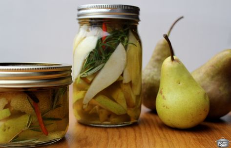 Ripe pears in a sweet-spicy brine make for a fast, flavourful pickle that you can add to salads, cheese boards, grilled cheese sandwiches and more. Pickled Pears, Pickled Fruit, Canning Ideas, Bariatric Eating, Wine Dinner, Pear Recipes, Pickled Veggies, Recipe Sweet, Canning Recipes