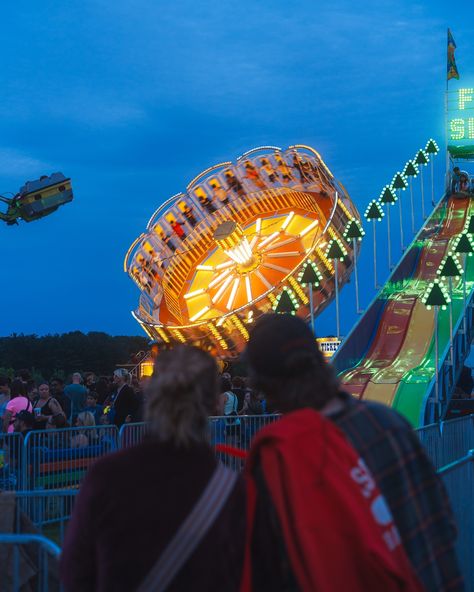 Americana // A night spent at a small town carnival Small Town Carnival, Bell Tower, White Trash, County Fair, Saturday Night, Small Town, Small Towns, Night Club, Carnival