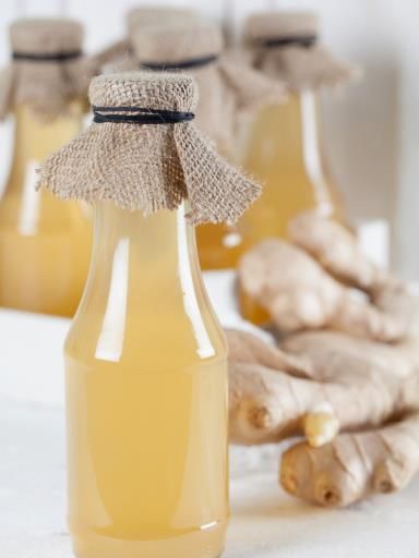 Sirop de gingembre : Recette de Sirop de gingembre - Marmiton Chef Gordon, Chef Gordon Ramsay, Spice Island, Ginger Water, Ginger Syrup, Dairy Drinks, Vegetable Drinks, Water Recipes, Healthy Eating Tips