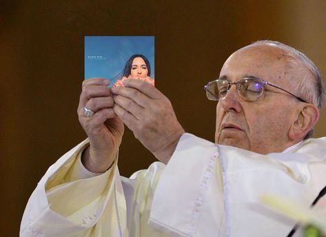 Pope holding ur fav album on Instagram: “Pope Francis holding "Golden Hour" by Kacey Musgraves -⁠ Shoutout to @lemlovesyou        @hello_henry7 @jackieperez3 @kara__davis…” Blank Memes, Artic Monkeys, Kacey Musgraves, Devil May Cry, Meme Template, Music Memes, Pope Francis, Meme Faces, Fb Memes