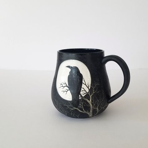 Porcelain Sgraffito Matte Black Moon Raven Tree Mug by Katherine Heicksen @ Muddy Raven on Etsy Raven Mug, Pottery Painting Ideas Goth, Goth Pottery Painting, Raven Ceramic, Painted Ceramic Plates, Tree Mug, Painted Pots Diy, Paint Your Own Pottery, Raven Art