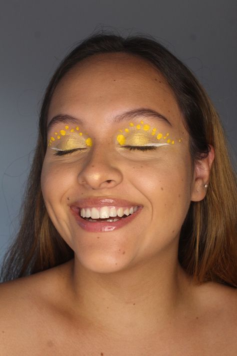 Sunshine Face Paint, Yellow Face Paint, Summer Costume, School Sports Day, Yellow Makeup, Paint Inspo, Music Fest, Face Painting Designs, Sports Day