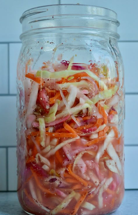 Pickled Coleslaw Recipe, Pickled Lettuce, Pickle Coleslaw Recipe, Pickled Coleslaw, Pickle Juice Coleslaw, Pickled Cabbage Slaw, Pickled Slaw, Canning Coleslaw Recipe, Pickled Cabbage Recipe