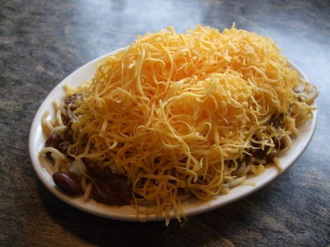 22 American Foods You've Never Had..I had this  !!!! Cincinnati Chili Recipe, Cincinnati Style Chili, Ohio Food, Cincinnati Food, Skyline Chili, Cincinnati Chili, Eat Beef, Lean Beef, Cincinnati Ohio