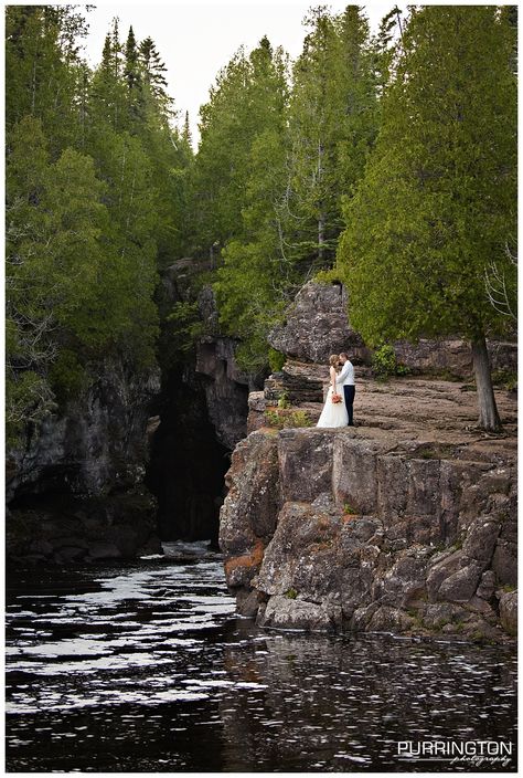 Duluth Wedding, Lake Superior Wedding, Duluth Wedding Venues, North Shore Mn Wedding, North Shore Minnesota Wedding, North Shore Mn, North Shore Minnesota, Lighthouse Wedding, Minnesota Lake