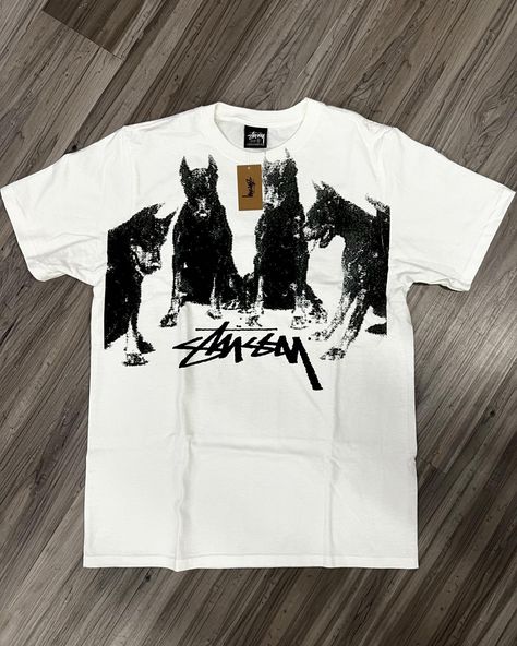 Stussy Doberman Tee #stussy #dobermantee #stussydoberman #tee #graphictees Dog Graphic Tee, Stussy Clothes, Streetwear Design Inspiration, Stussy Design, Shirt Ideas Vinyl, Stussy T Shirt, Stussy Clothing, Stussy Shirt, Stussy Tee