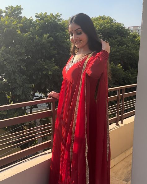 Karva chauth look created with @siratsandhu_artistry last year ❤️ I absolutely love this suit from @mod_ethos You are an incredible artist @siratsandhu_artistry Thank you for taking these beautiful pictures 🌸🌸🌸 #karvachauth #karvachauthmakeup #ethnicoutfit #redsuit Karva Chauth Look, Karva Chauth, Ethnic Outfits, Red Suit, Beautiful Pictures, Love This, Thank You, The Incredibles, Quick Saves