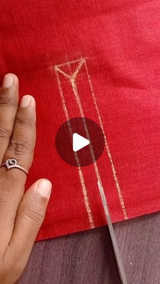 Thaslima Banu on Instagram: "Sewing tips and tricks for beginners ✨✨✨ #sewing #tips #tricks #tipsandtricks #trending" Unique Sewing Projects, Beginners Sewing, Sewing Tips And Tricks, Sewing Alterations, Sewing Machine Cover, Sew Ins, Sewing Tutorials Clothes, Couture Sewing Techniques, Sewing Tutorials Free