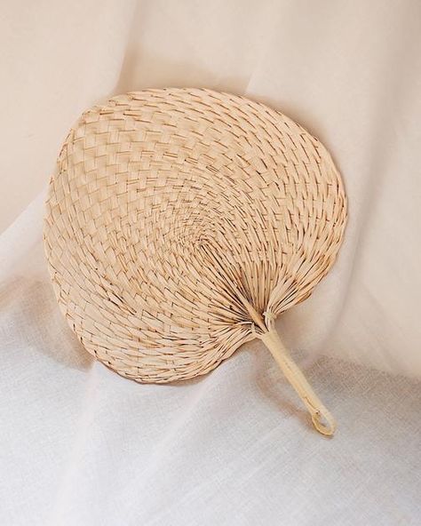 Detroit Apartment, Thoughtful Wedding Gifts, Basket Wall Hanging, Hand Fans, Fan Design, Diy Farmhouse Decor, Wall Fans, Tropical Decor, Palm Leaf