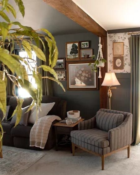 Dark Moody Vintage Living Room, Grandpa Chic Living Room, Moody Design Aesthetic, Eclectic Grandpa Interior Design, Seating In A Small Living Room, Grandpa Chic Interior, Grandpa Interior Design, Moody Cottage Core Living Room, Living Room Moody Vintage