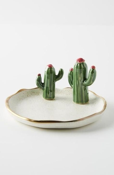 Cactus Ceramic, Air Dry Clay Projects, Tanah Liat, Ceramics Pottery Art, Clay Art Projects, Ceramics Ideas Pottery, Diy Clay Crafts, Trinket Tray, Clay Ceramics