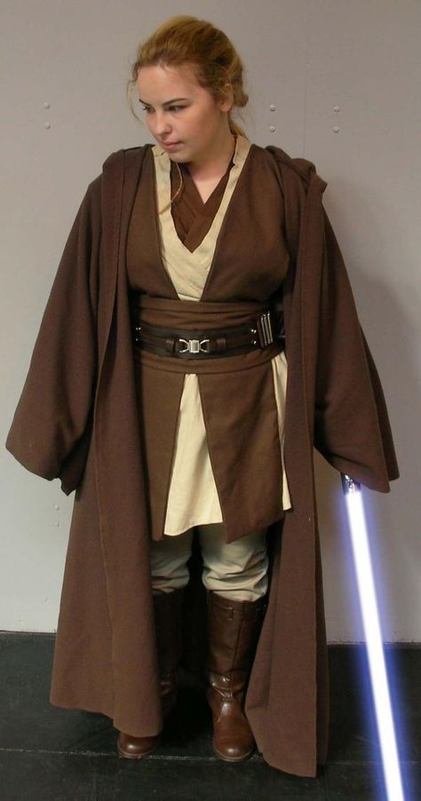 Jedi Costume by FrannyBunny on DeviantArt Jedi Halloween Costume, Halloween Jedi, Female Jedi, Jedi Outfit, Jedi Robe, Jedi Cosplay, Jedi Costume, Star Wars Halloween, Star Wars Outfits