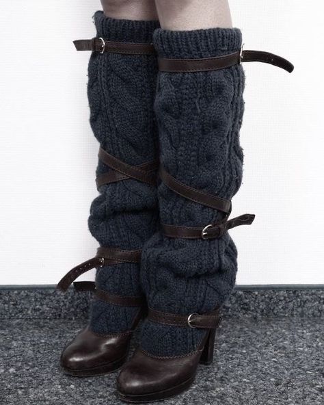 Leg Warmers Over Heels, Boots Leg Warmers, Boots With Leg Warmers, Girly Shoes, Hair Clothes, Pretty Shoes, Dream Shoes, Dream Clothes, Cute Casual Outfits