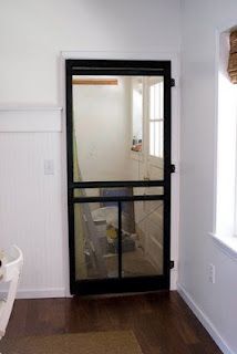 adding a screen door to a room in your house (love this idea) Screen Door Ideas, Tools Photography, Old Window Screens, Front Door With Screen, Lettered Cottage, Old Screen Doors, Wooden Screen Door, Diy Screen Door, Security Screen Door