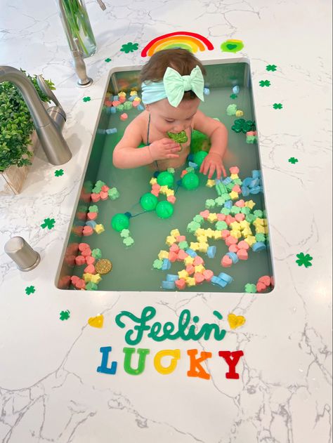 Baby Holiday Pictures, Holiday Baby Pictures, Baby Picture Ideas, St Patrick's Day Photos, St Patricks Baby, Baby Holiday Photos, Milk Baths, St Patricks Day Pictures, Baby Milestones Pictures