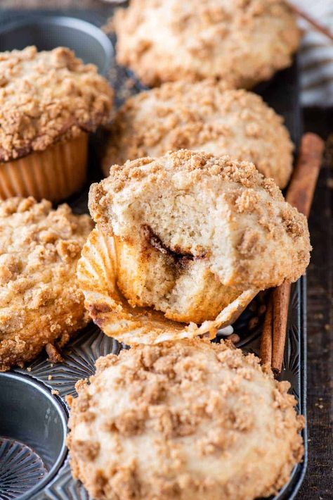 Muffins With Crumble Topping, Crumb Cake Muffins, Gluten Free Coffee Cake, Gluten Free Coffee, Cake Portions, Tin Recipes, Bakery Style Muffins, Coffee Cake Muffins, Cake Muffins