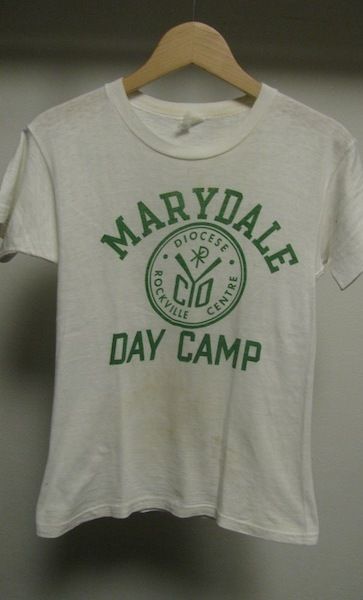 Vintage 70's T shirt Tennis Camp, 70s T Shirts, Camping Tee, Vintage Tee Shirts, Vintage Tennis, Tshirt Design Inspiration, Vintage Camping, Simple Tees, Vintage Tee