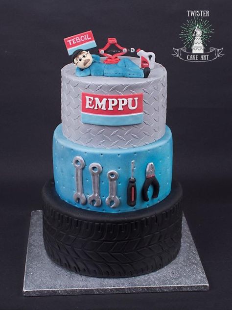 Car mechanic cake Mechanic Cake Ideas, Car Mechanic Cake, Atv Cake, Mechanics Birthday Cake, Mechanic Birthday, Mechanic Cake, Mechanics Birthday, Cars Cake Design, Cake Car