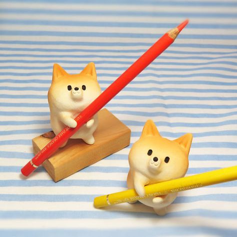 Pen Holder Diy, Easy Clay Sculptures, Clay Pen, Fukuoka Japan, Clay Diy Projects, Dog Lady, Ceramics Pottery Art, Cute Clay, Clay Art Projects