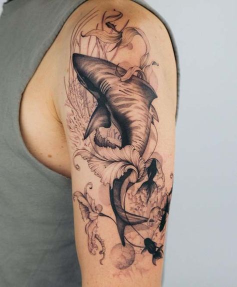 Tiger Shark Tattoo, Shark Tattoo Meaning, Aquatic Tattoo, Traditional Shark Tattoo, Shark Tattoo Ideas, Hai Tattoo, Traditional Tattoo Outline, Ocean Sleeve Tattoos, Animal Tattoos For Women