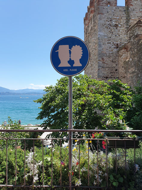 Sirmione Kiss Please Sirmione Italy, Lake Garda Italy Aesthetic, Garda Lake, Limone Lake Garda, Lake Garda Beach, Sirmione Italy Lake Garda, Sirmione Lake Garda, Lake Garda Italy, Italian Holiday