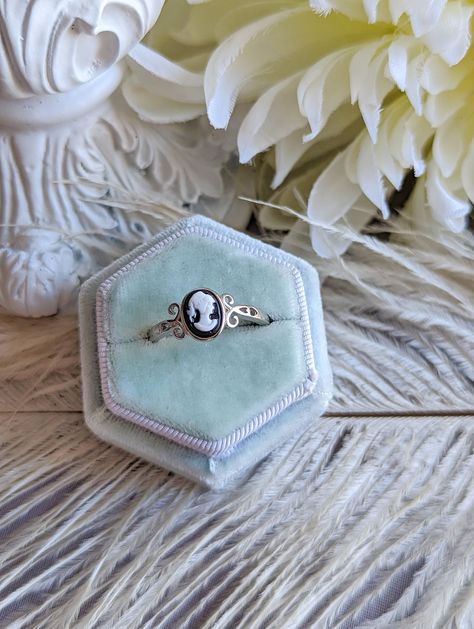 Cameo ring, Sterling Silver Adjustable ring, Antique Replica Jewelry, Special Birthday Gift for Her, Girlfriend Gift Victorian Gothic Jewelry, Shabby Chic Jewelry, How To Wear Rings, Replica Jewelry, Special Birthday Gifts, Cameo Jewelry, Cameo Ring, Victorian Rings, Vintage Style Jewellery