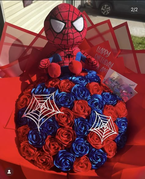 Creative Tattoo Ideas, Ribbon Rose Bouquets, Man Bouquet, Roses Bouquet Gift, All Spiderman, Ribbon Flowers Bouquet, Mat Ideas, Spiderman Gifts, Spiderman Theme